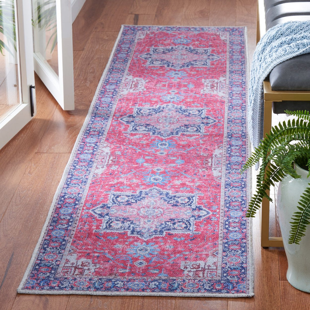 SAFAVIEH Serapi Collection SEP323Q Red / Navy Rug Image 3