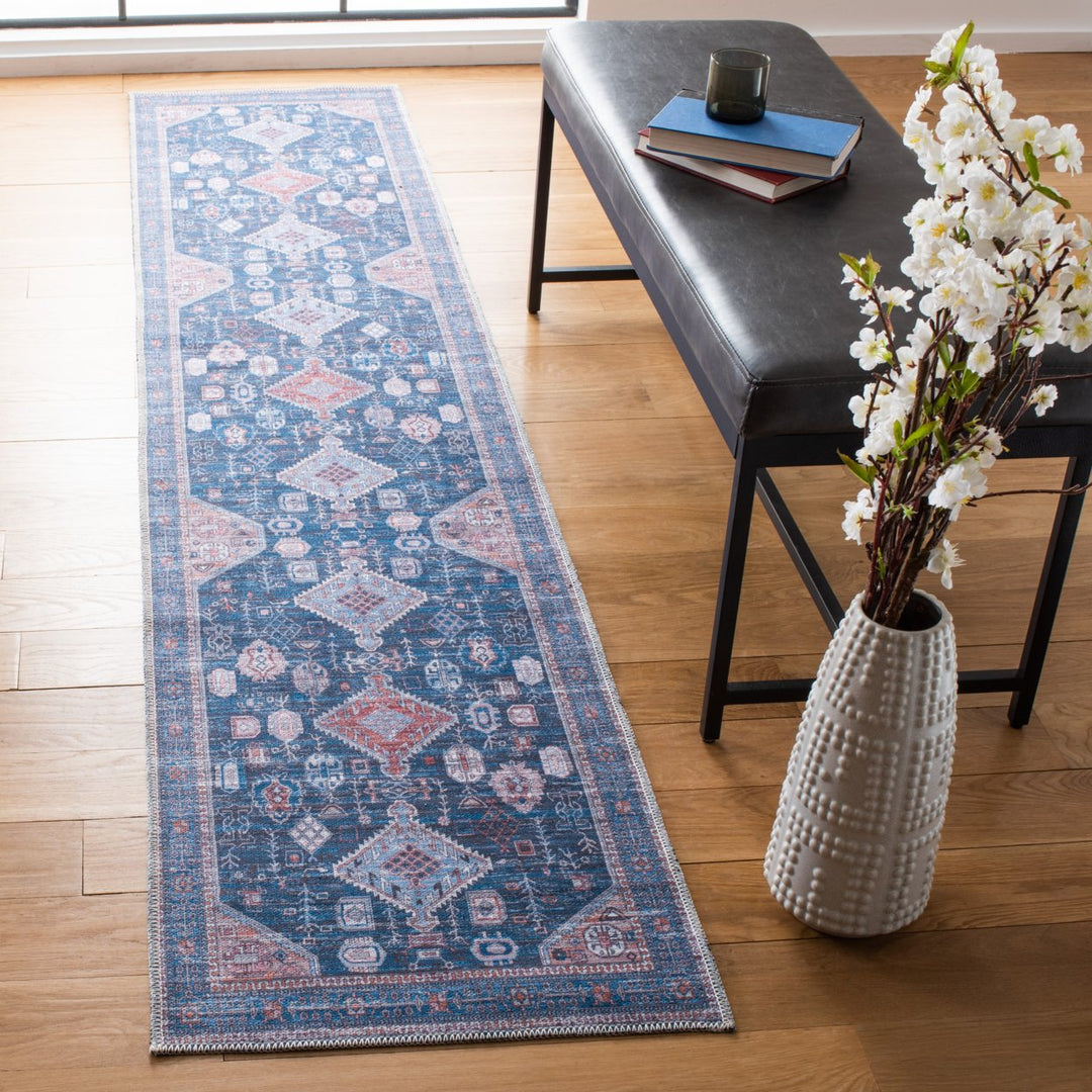 SAFAVIEH Serapi Collection SEP513M Blue / Ivory Rug Image 3