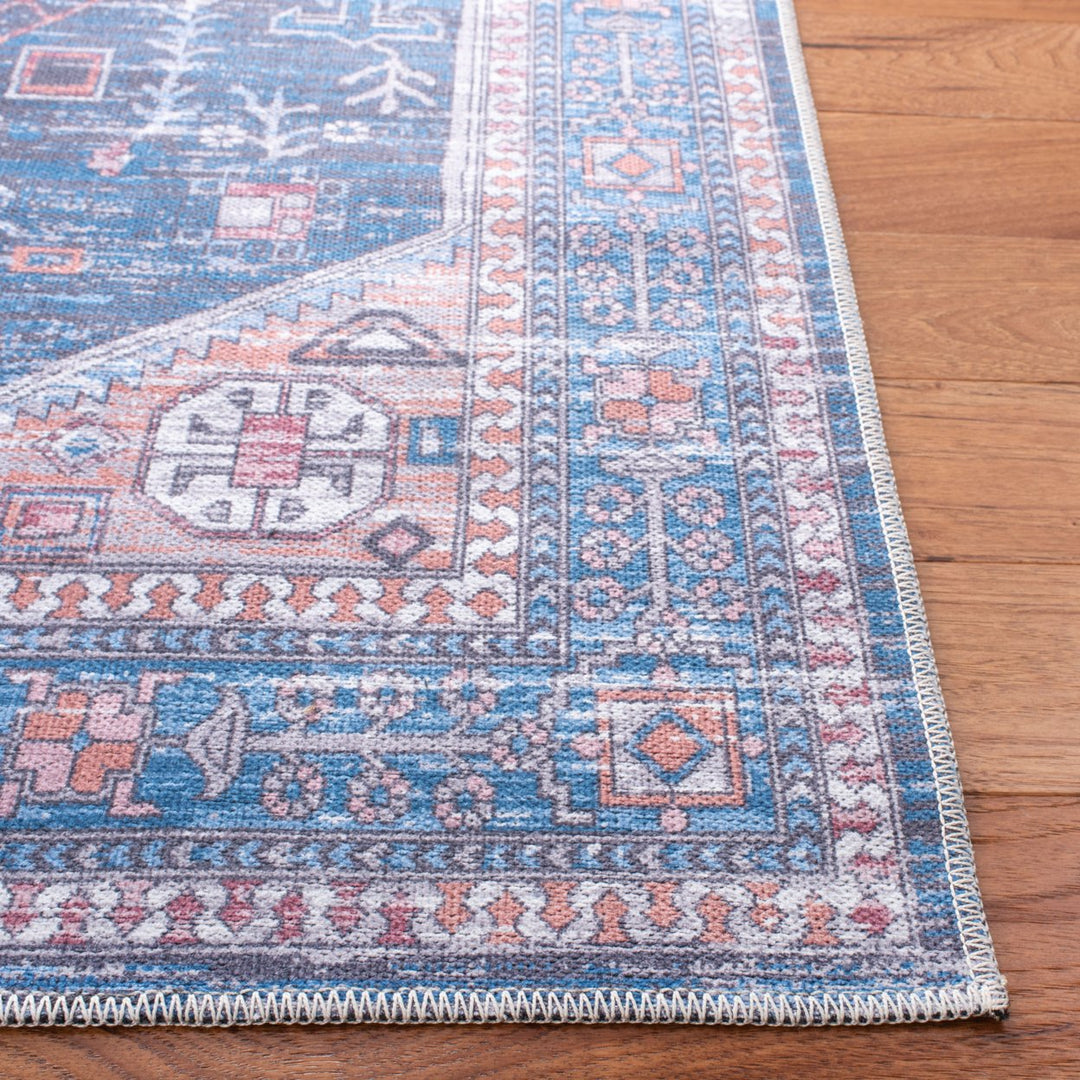 SAFAVIEH Serapi Collection SEP513M Blue / Ivory Rug Image 5