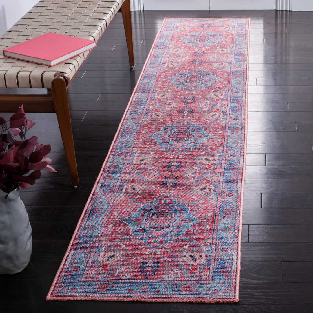 SAFAVIEH Serapi Collection SEP518J Light Blue / Red Rug Image 4