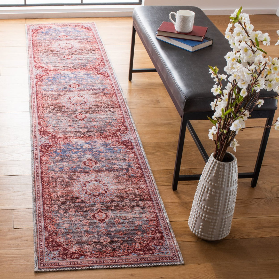 SAFAVIEH Serapi Collection SEP550K Light Blue / Red Rug Image 3