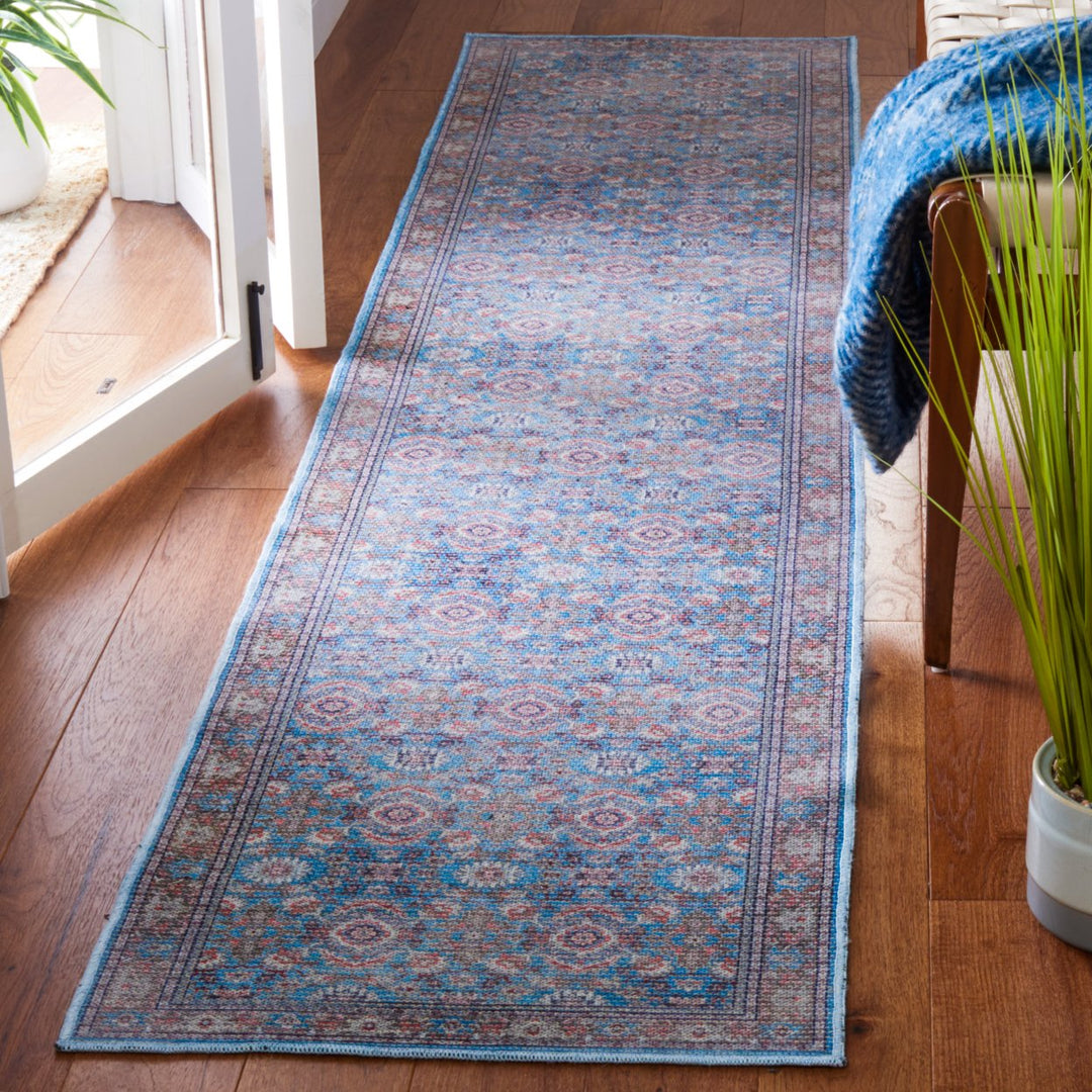 SAFAVIEH Serapi Collection SEP584P Rust / Blue Rug Image 3