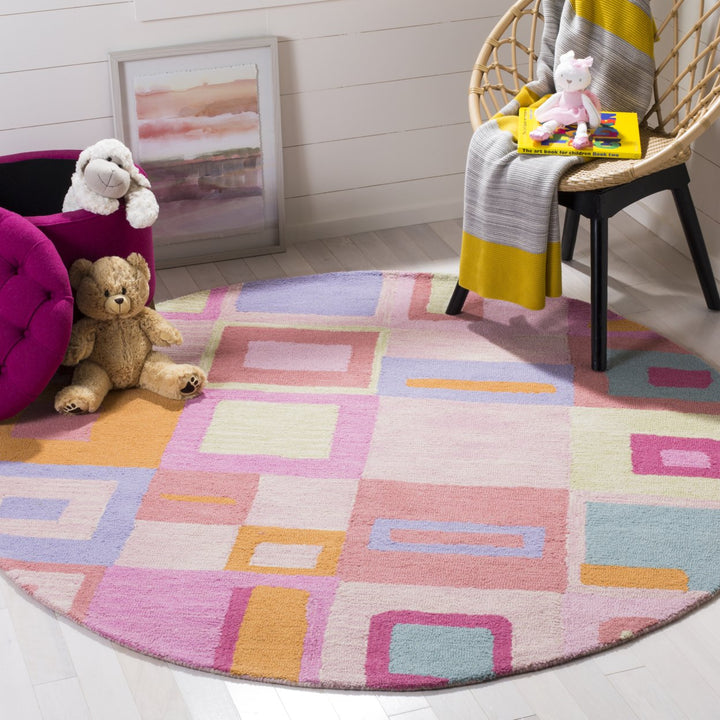 SAFAVIEH Kids Collection SFK317A Handmade Pink/Multi Rug Image 2