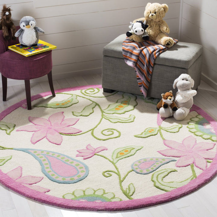 SAFAVIEH Kids Collection SFK351A Handmade Ivory/Pink Rug Image 8