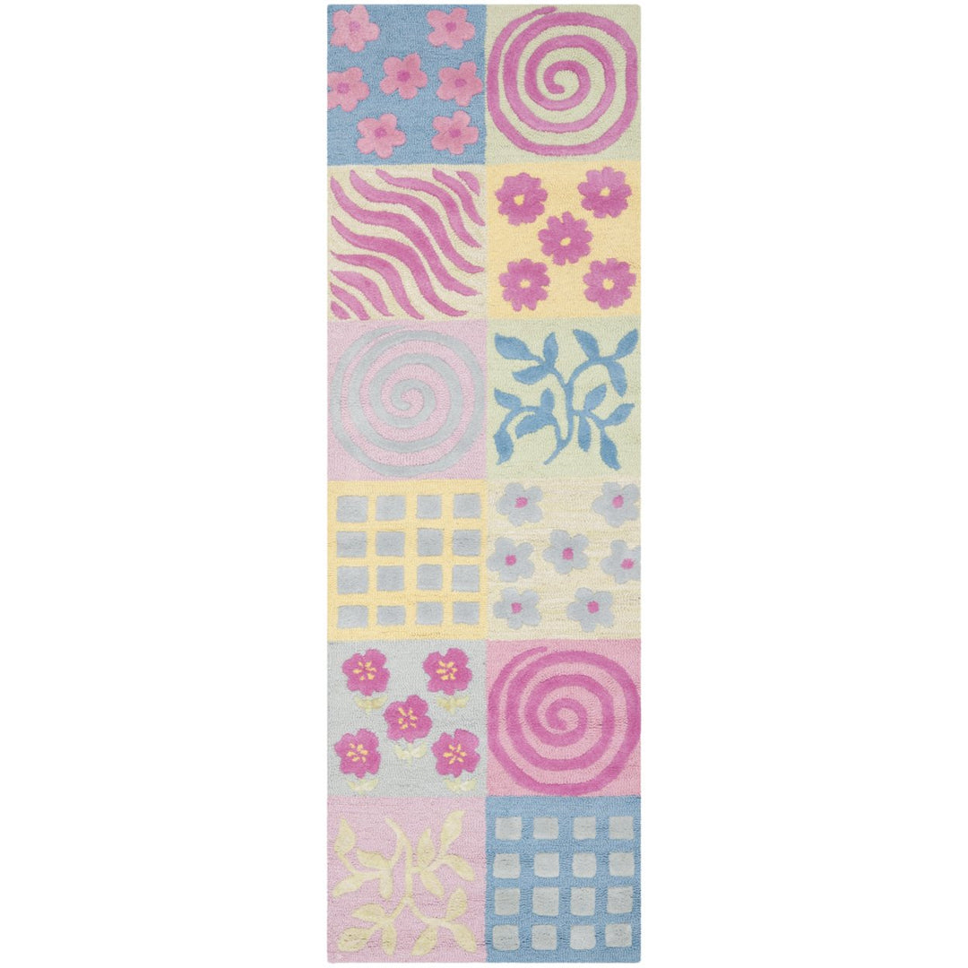 SAFAVIEH Kids Collection SFK356A Handmade Pink/Multi Rug Image 5