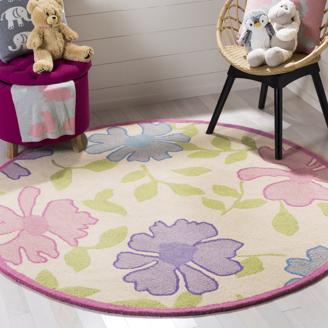 SAFAVIEH Kids Collection SFK376A Handmade Ivory/Pink Rug Image 2