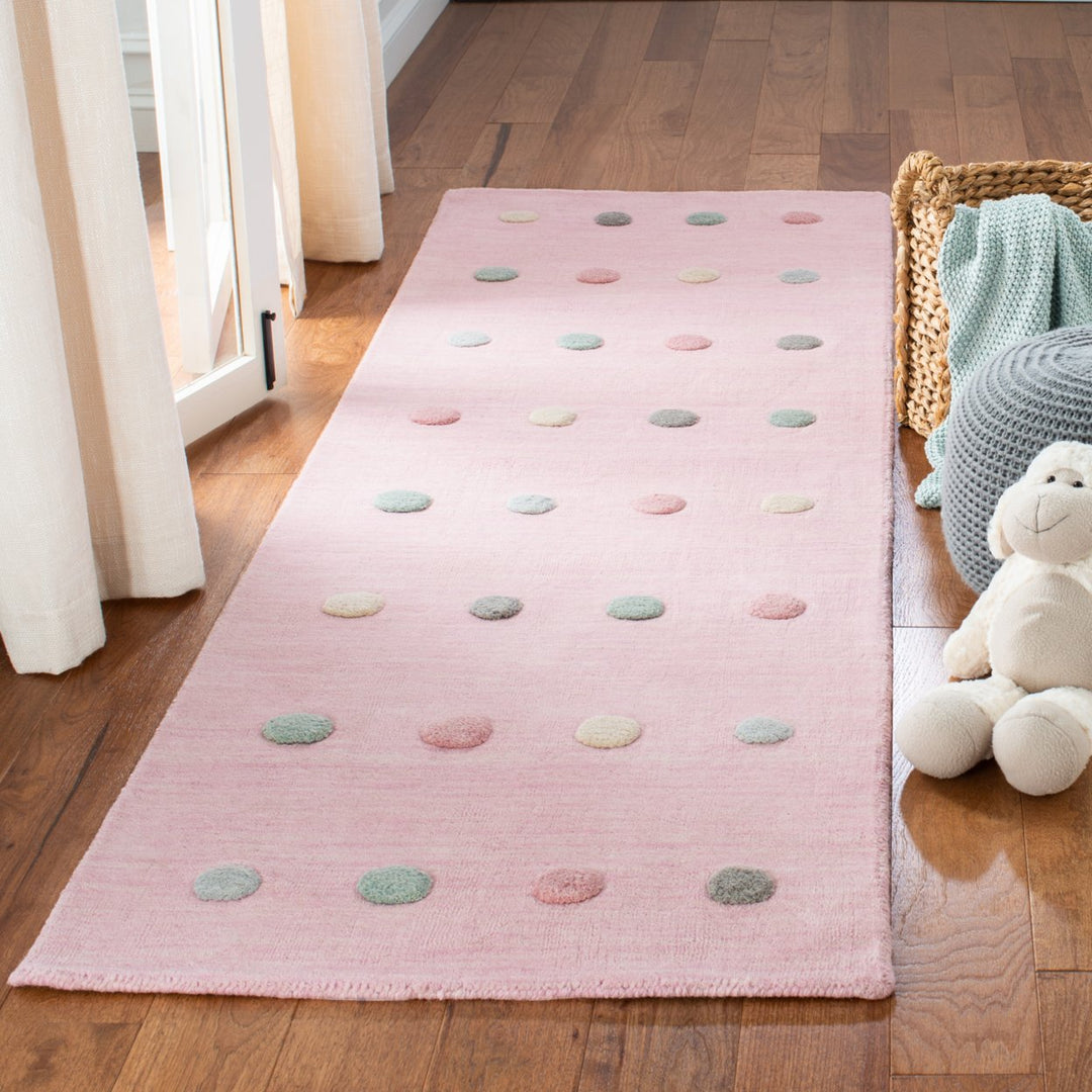 SAFAVIEH Kids Collection SFK803U Handmade Light Pink Rug Image 3