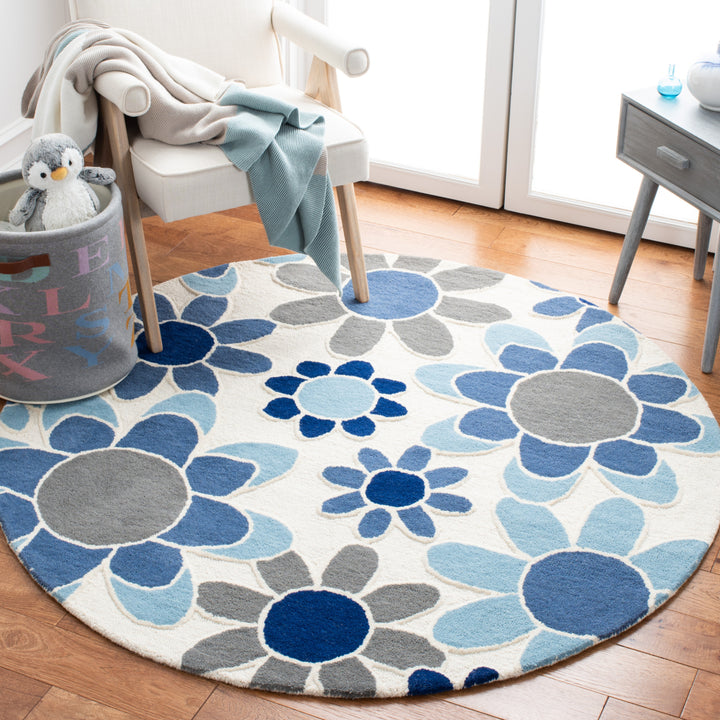 SAFAVIEH Kids Collection SFK923M Handmade Ivory/Blue Rug Image 2