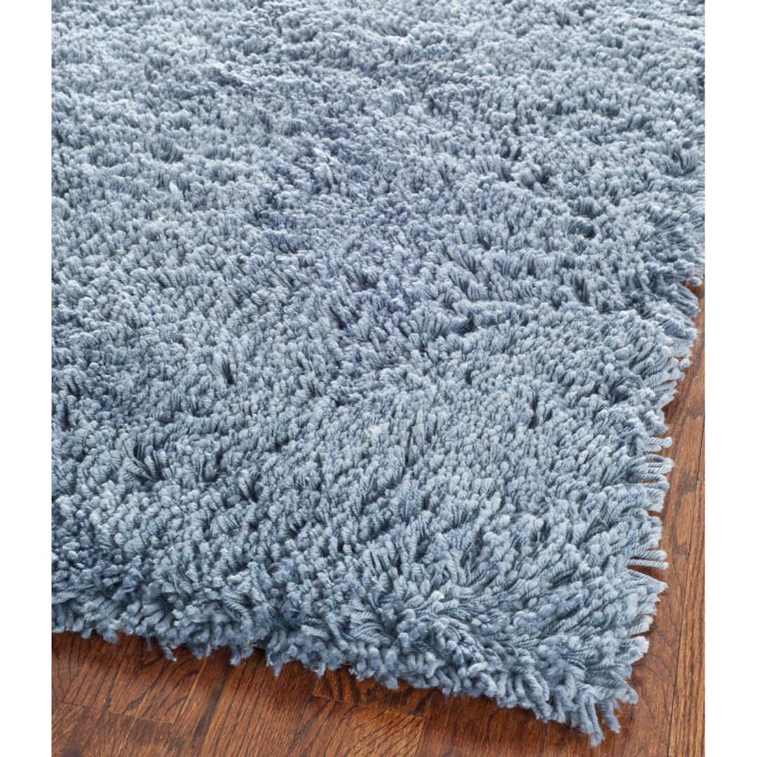 SAFAVIEH Classic Shag SG240C Light Blue Rug Image 1