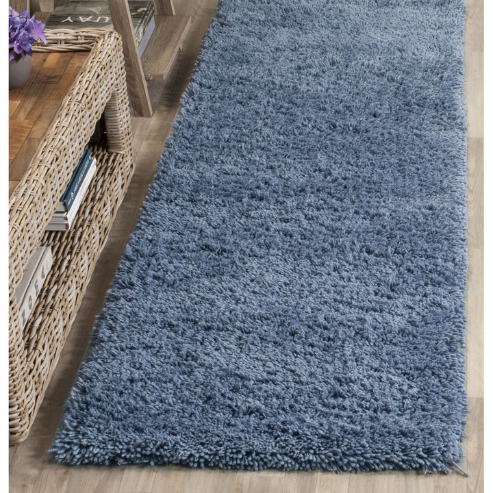 SAFAVIEH Classic Shag SG240C Light Blue Rug Image 3