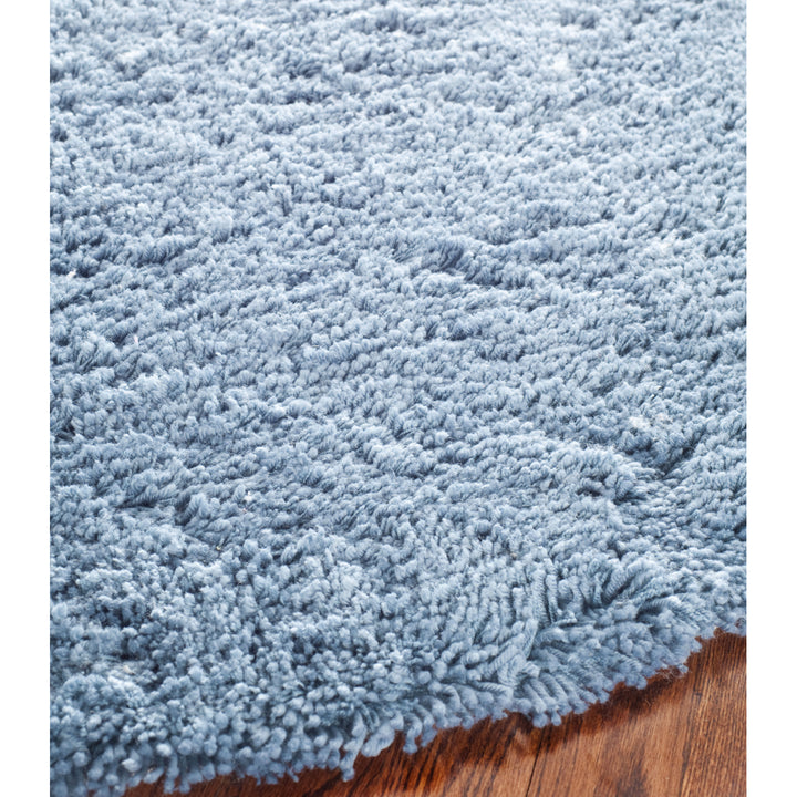 SAFAVIEH Classic Shag SG240C Light Blue Rug Image 1