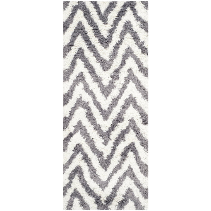 SAFAVIEH Chevron Shag SG250C Handmade Ivory / Grey Rug Image 1