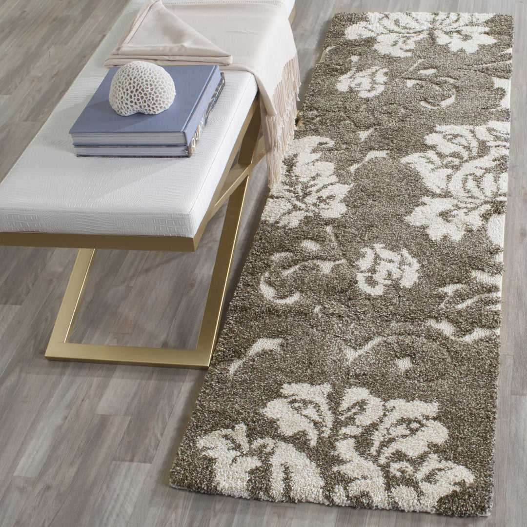 SAFAVIEH Florida Shag SG458-7913 Smoke / Beige Rug Image 3