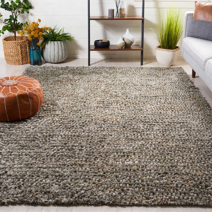 SAFAVIEH Classic Shag SG640G Handwoven Grey Rug Image 1