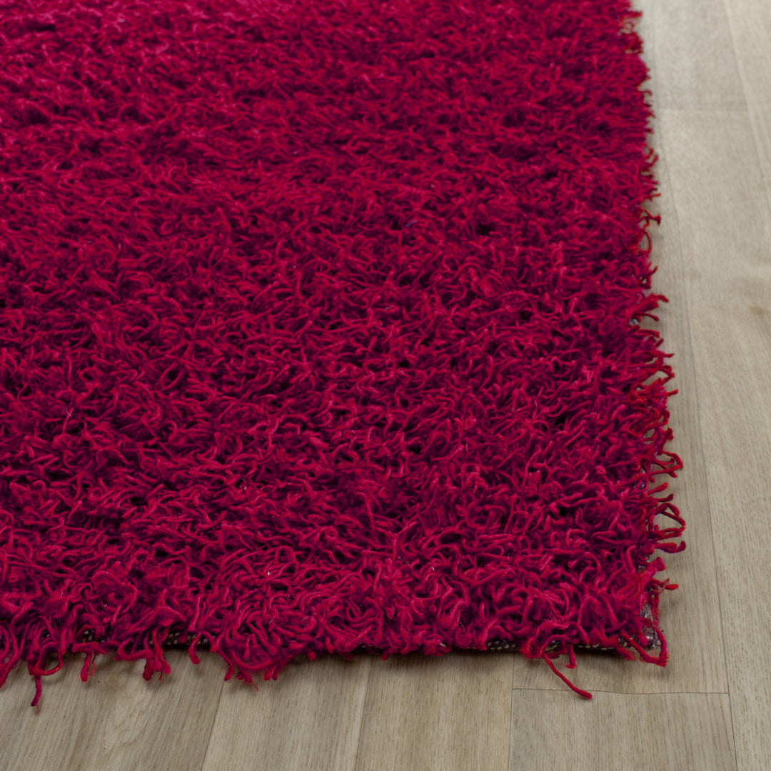 SAFAVIEH Monterey Shag Collection SG851R Handmade Red Rug Image 7