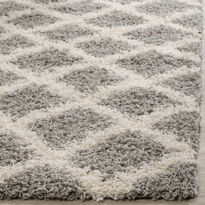 SAFAVIEH Dallas Shag SGD258G Grey / Ivory Rug Image 11