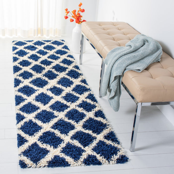 SAFAVIEH Dallas Shag SGD258N Navy / Ivory Rug Image 3