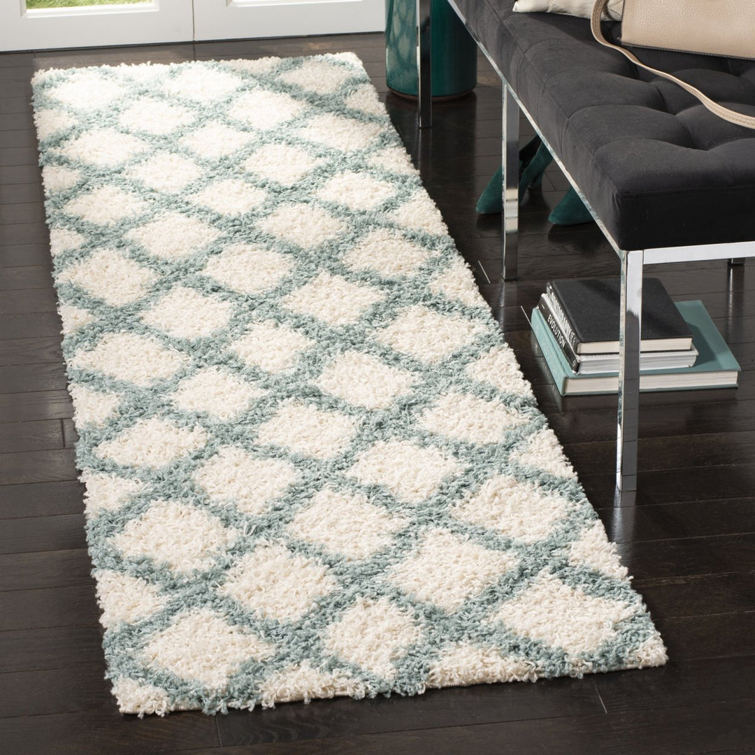 SAFAVIEH Dallas Shag SGD258J Ivory / Seafoam Rug Image 3