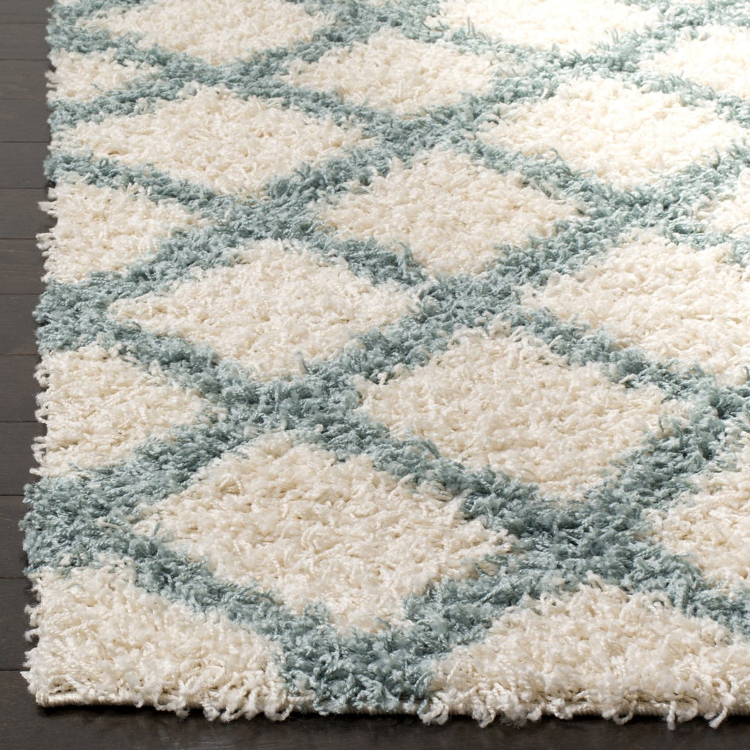 SAFAVIEH Dallas Shag SGD258J Ivory / Seafoam Rug Image 7