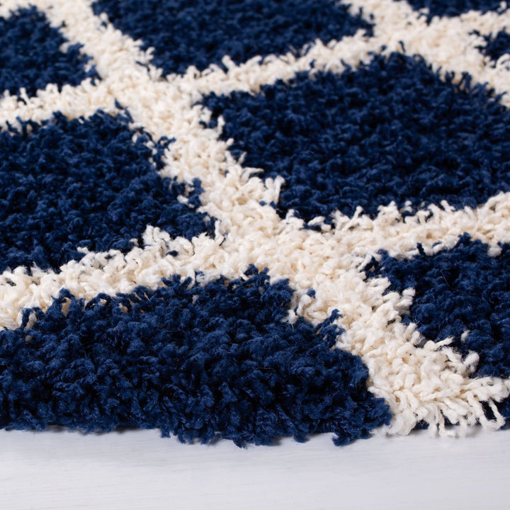 SAFAVIEH Dallas Shag SGD258N Navy / Ivory Rug Image 7