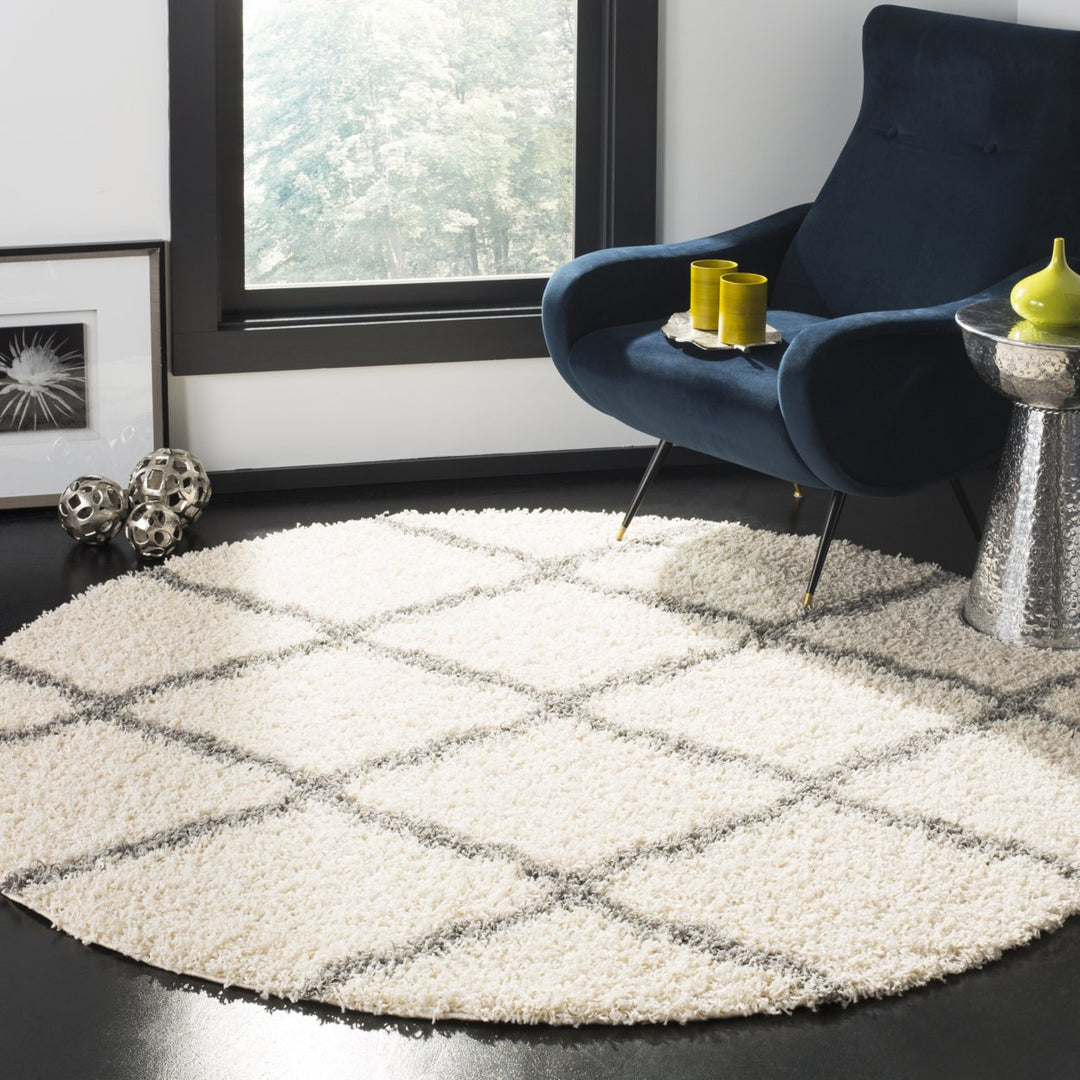 SAFAVIEH Dallas Shag SGDS257F Ivory / Grey Rug Image 2