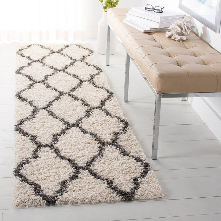 SAFAVIEH Dallas Shag SGDS257H Ivory/Dark Grey Rug Image 3