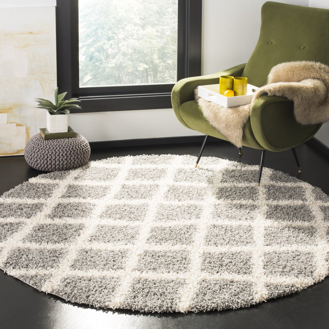 SAFAVIEH Dallas Shag SGDS258G Grey / Ivory Rug Image 3