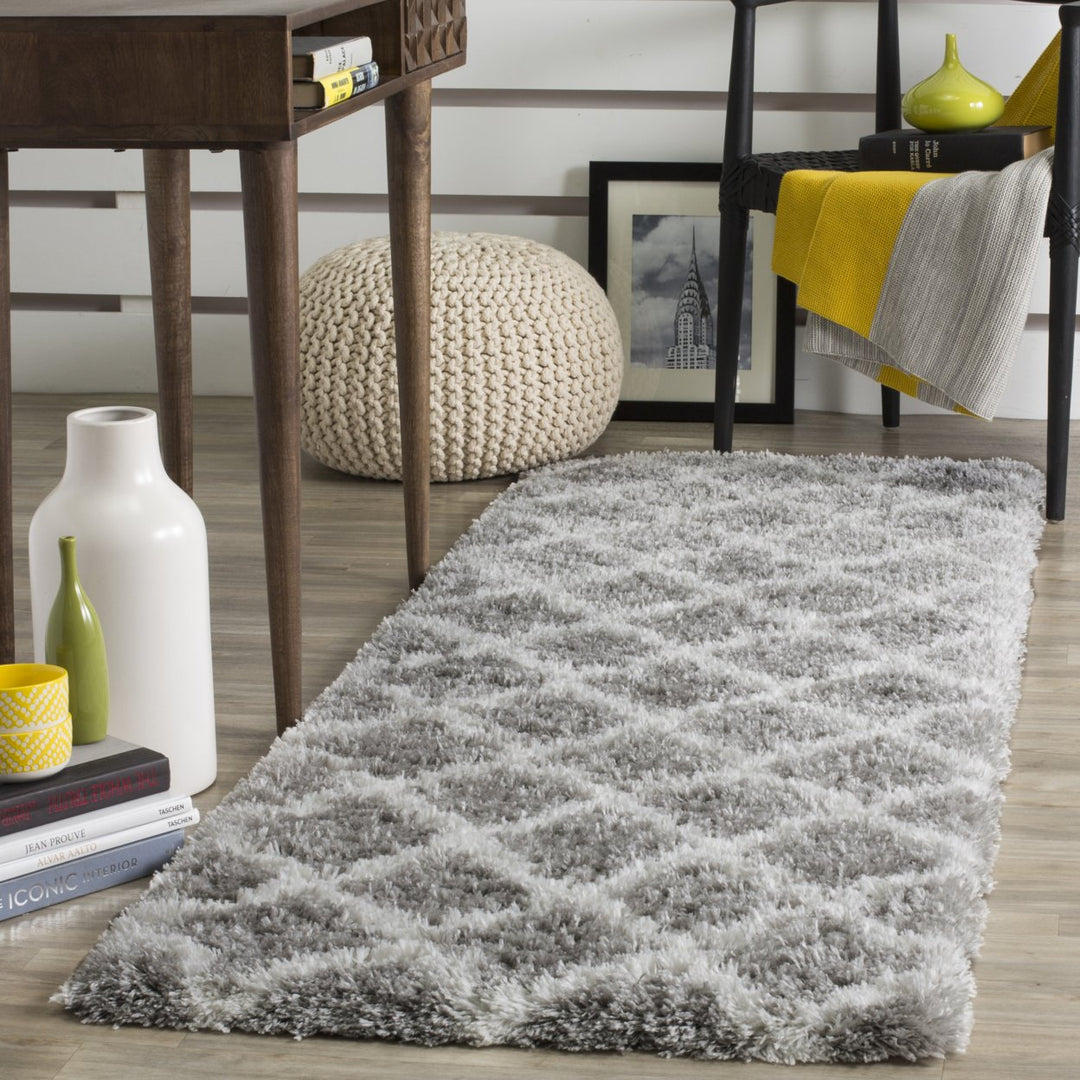 SAFAVIEH Indie Shag Collection SGI322B Grey / Ivory Rug Image 2