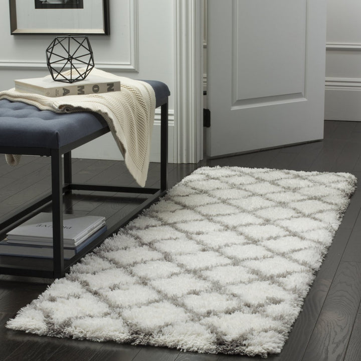 SAFAVIEH Indie Shag Collection SGI322P Ivory / Grey Rug Image 3