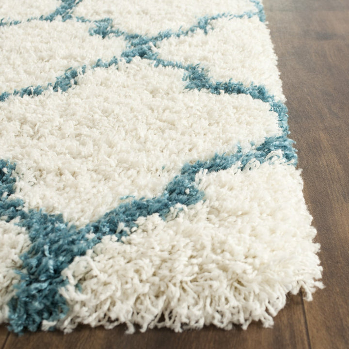 SAFAVIEH Kids Shag Collection SGK566C Ivory / Blue Rug Image 7