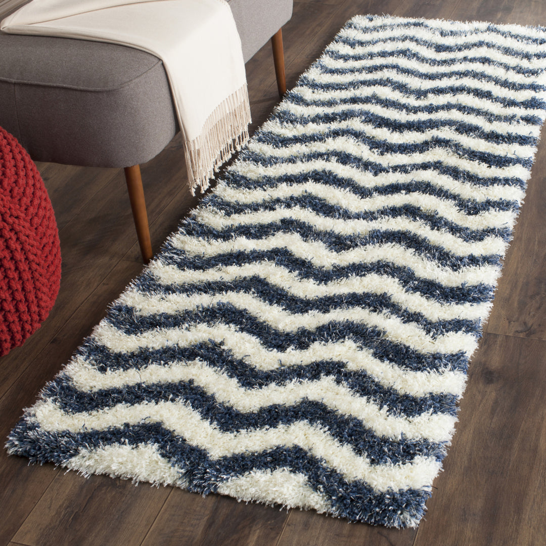 SAFAVIEH Montreal Shag Collection SGM846A Ivory/Blue Rug Image 3