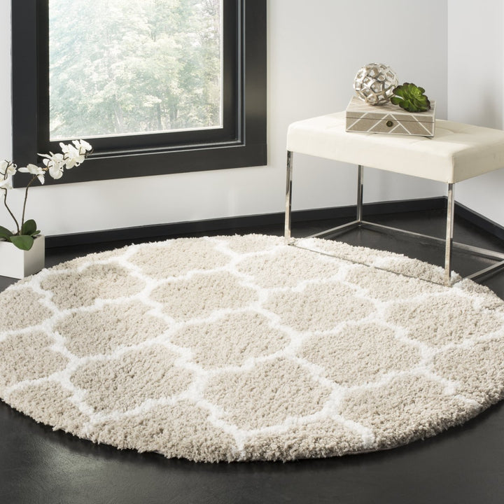 SAFAVIEH Toronto Shag SGT602C Handmade Silver / Ivory Rug Image 2