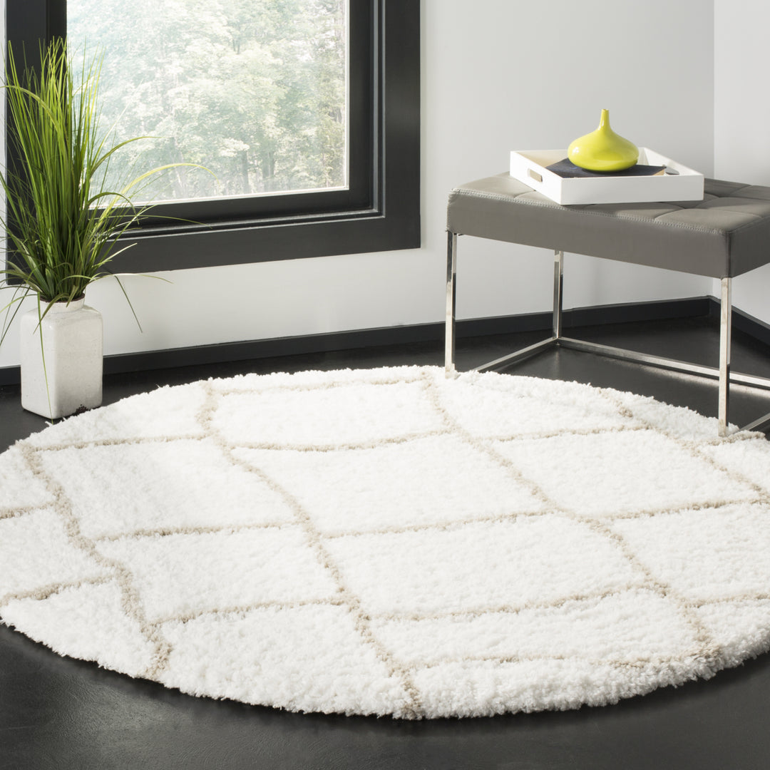 SAFAVIEH Toronto Shag SGT603A Handmade Ivory / Silver Rug Image 2