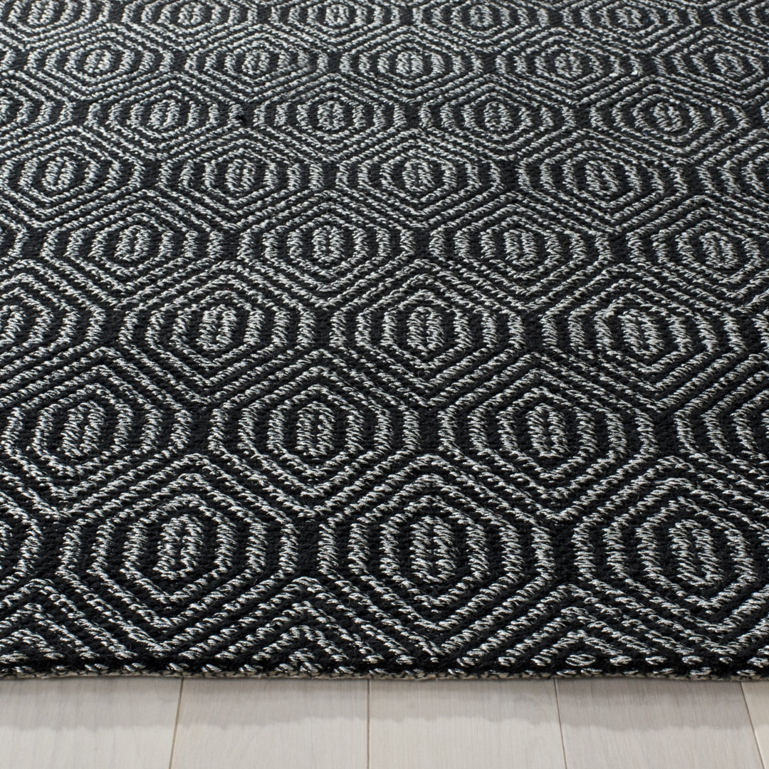 SAFAVIEH Southampton SHA243B Handwoven Black Rug Image 4