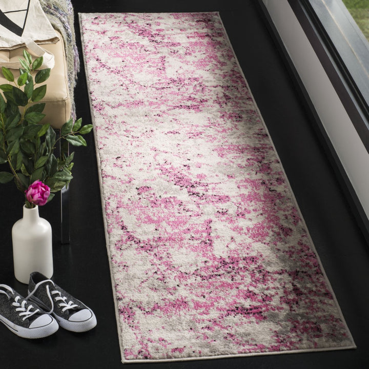 SAFAVIEH Skyler Collection SKY186N Pink / Ivory Rug Image 3