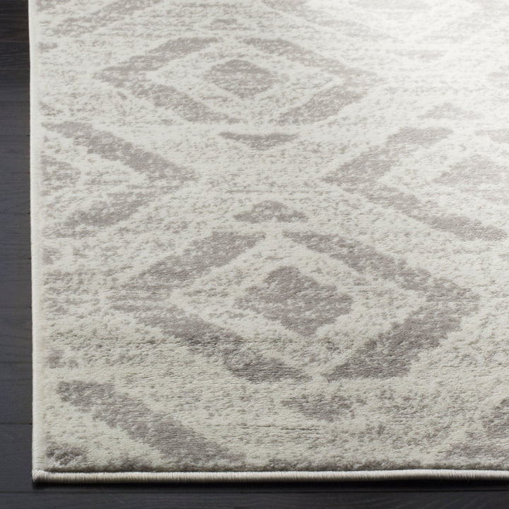 SAFAVIEH Skyler Collection SKY190H Ivory / Grey Rug Image 7