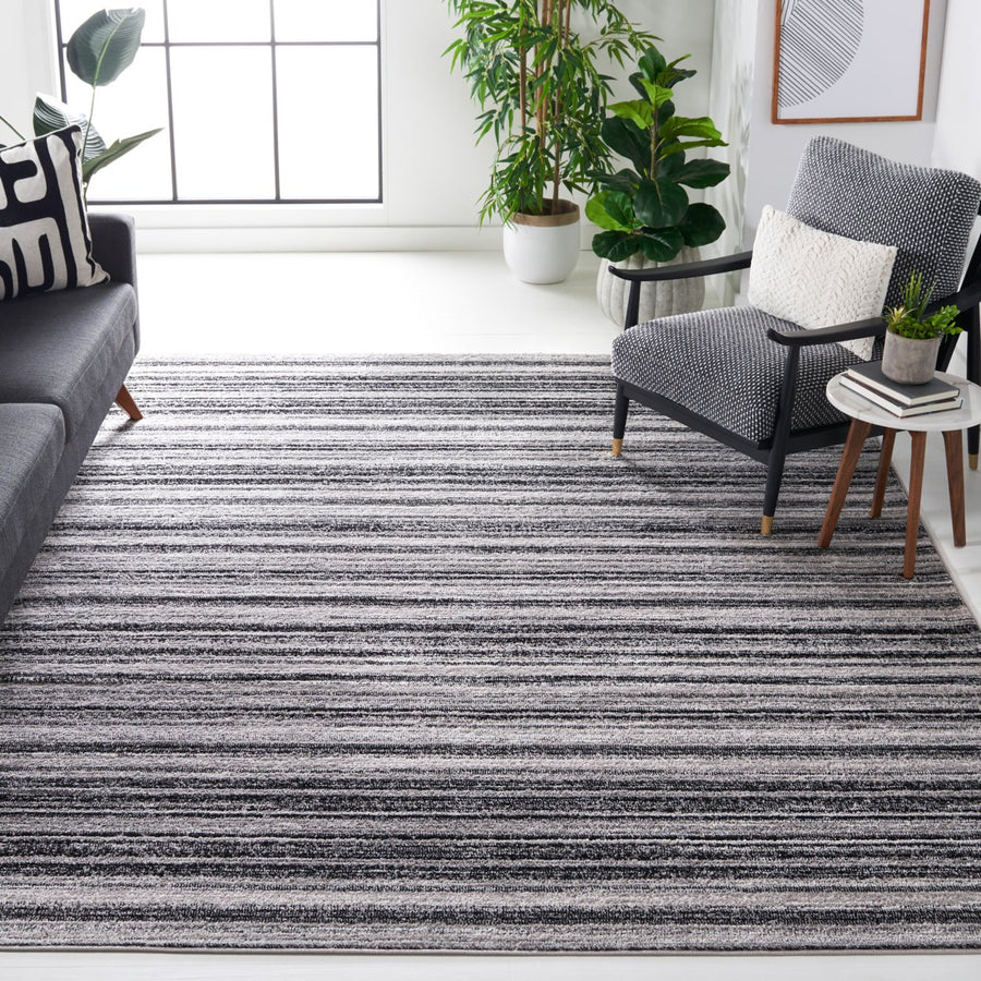 SAFAVIEH Skyler Collection SKY121Z Grey / Black Rug Image 1