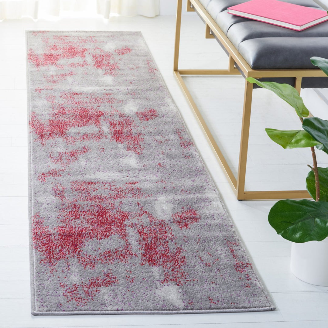 SAFAVIEH Skyler Collection SKY141Q Grey / Red Rug Image 3