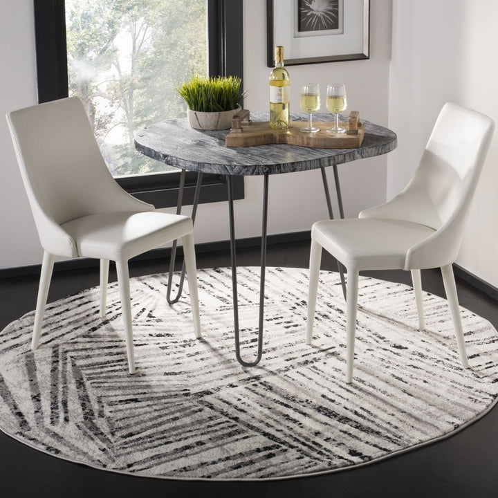 SAFAVIEH Skyler Collection SKY191K Grey / Ivory Rug Image 2