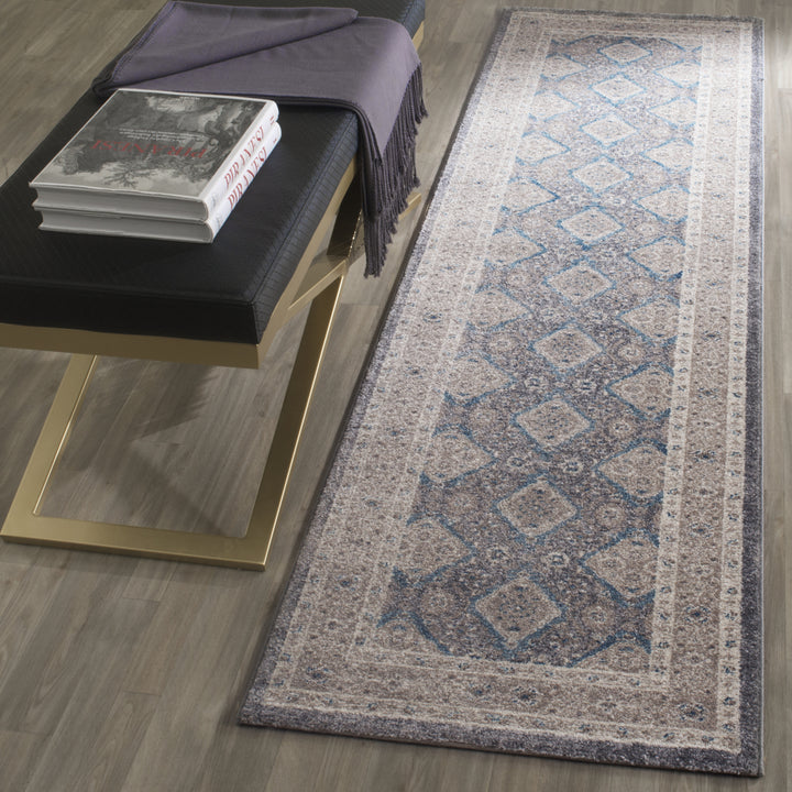 SAFAVIEH Sofia Collection SOF366B Light Grey / Beige Rug Image 3