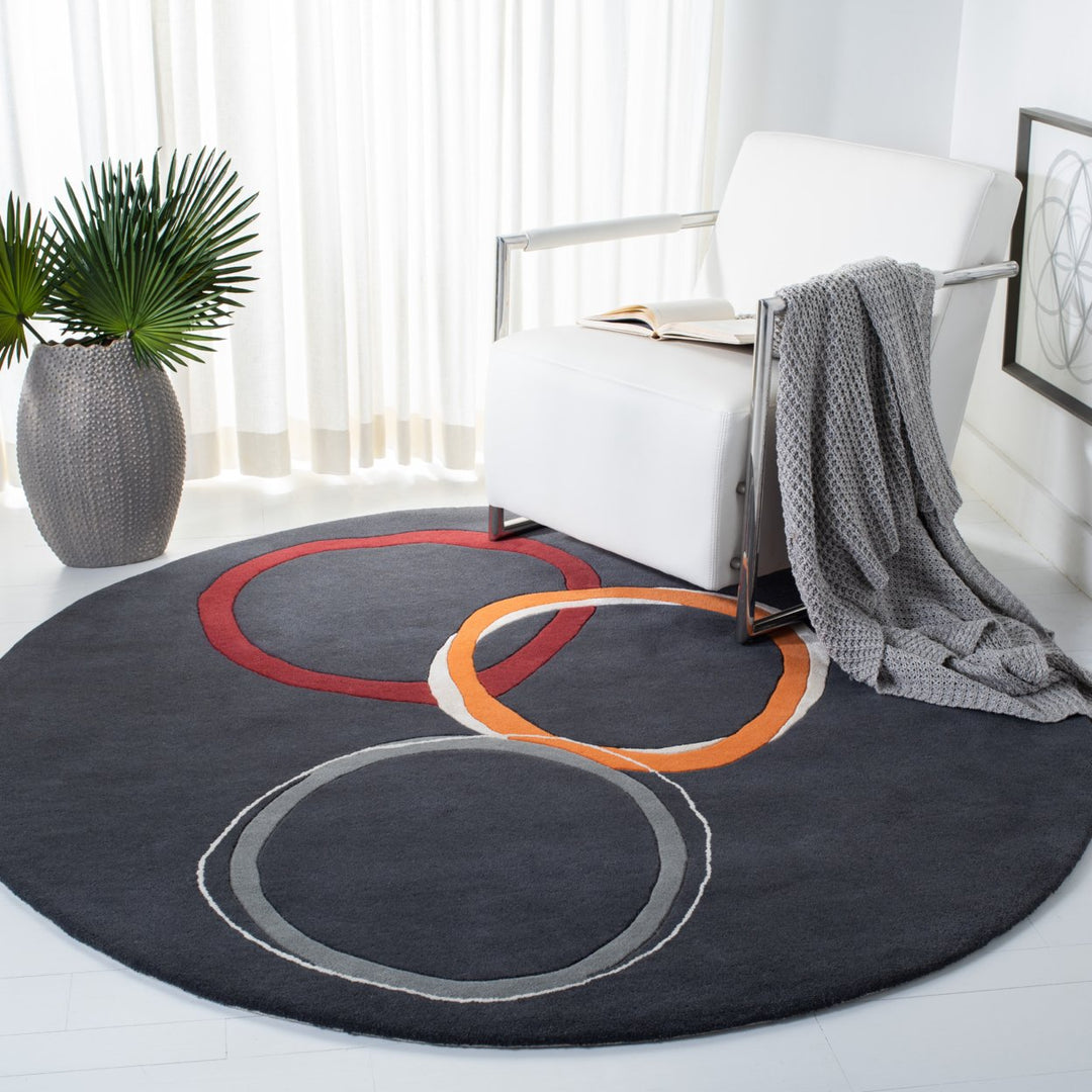 SAFAVIEH Soho Collection SOH306A Handmade Charcoal Rug Image 2