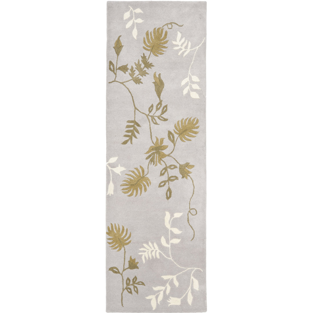 SAFAVIEH Soho Collection SOH313B Handmade Light Grey Rug Image 5