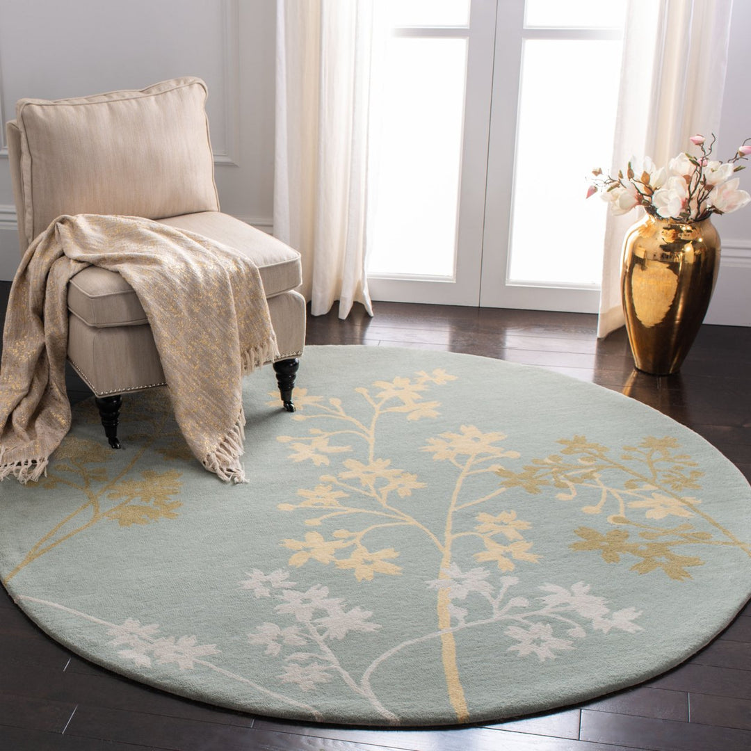 SAFAVIEH Soho SOH316C Handmade Light Blue / Multi Rug Image 8