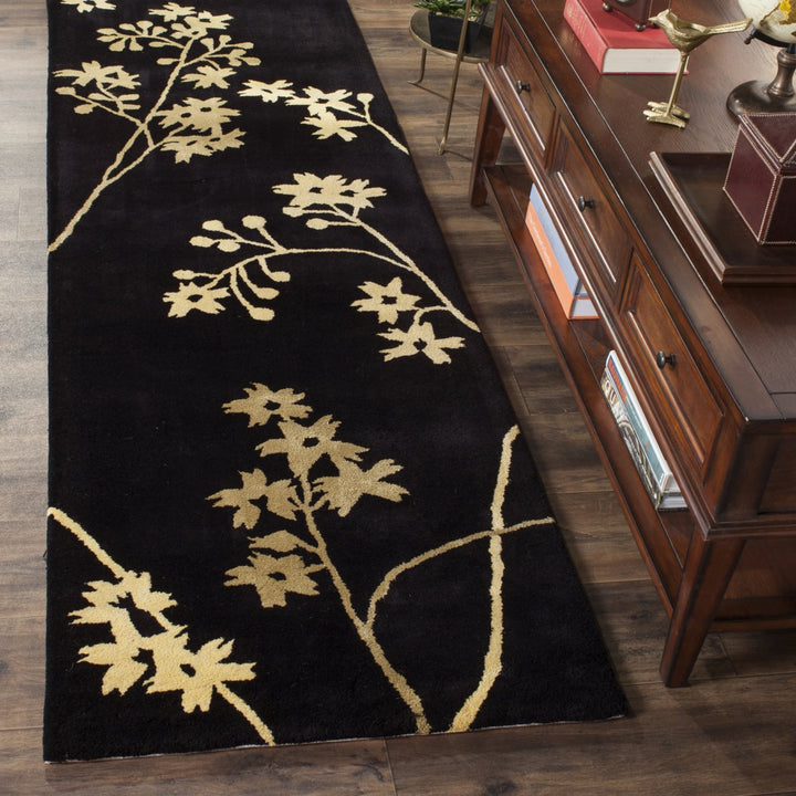 SAFAVIEH Soho Collection SOH316B Handmade Black/Lime Rug Image 11