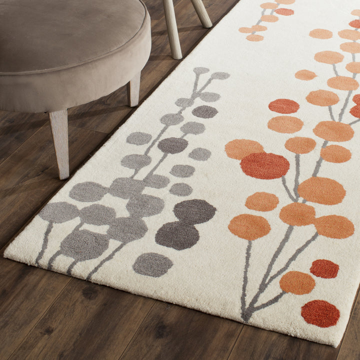 SAFAVIEH Soho SOH338B Handmade Beige / Orange Rug Image 2