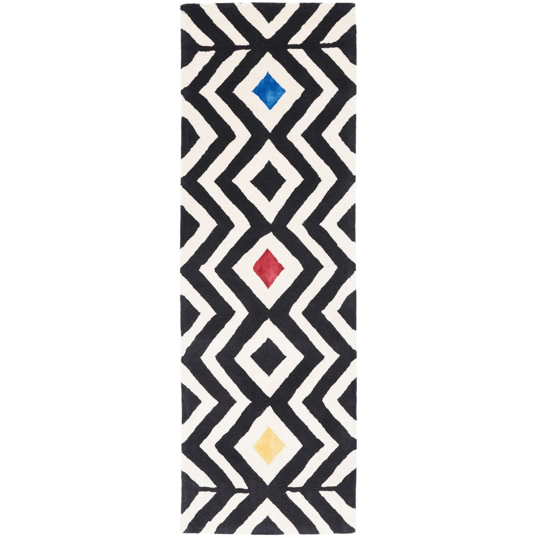 SAFAVIEH Soho SOH341A Handmade Beige / Charcoal Rug Image 3