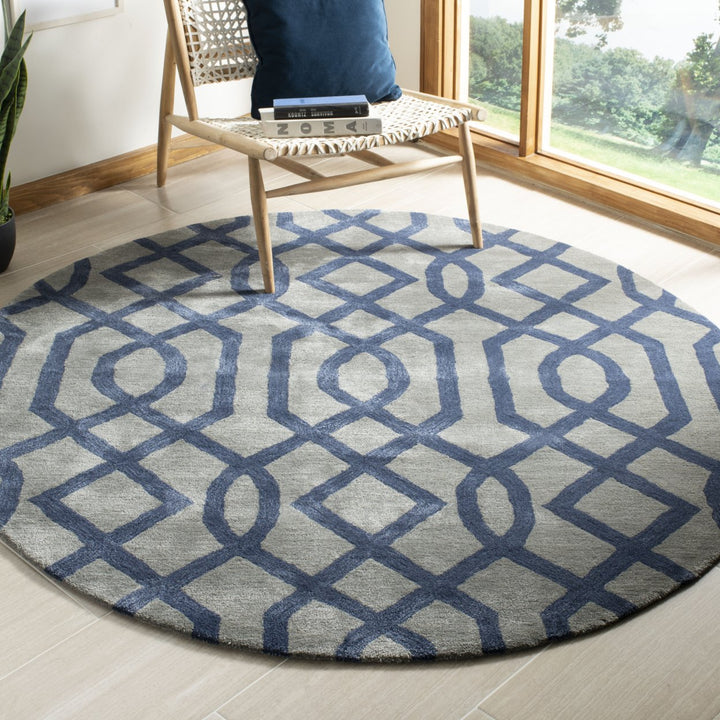 SAFAVIEH Soho SOH411A Handmade Grey / Dark Blue Rug Image 2