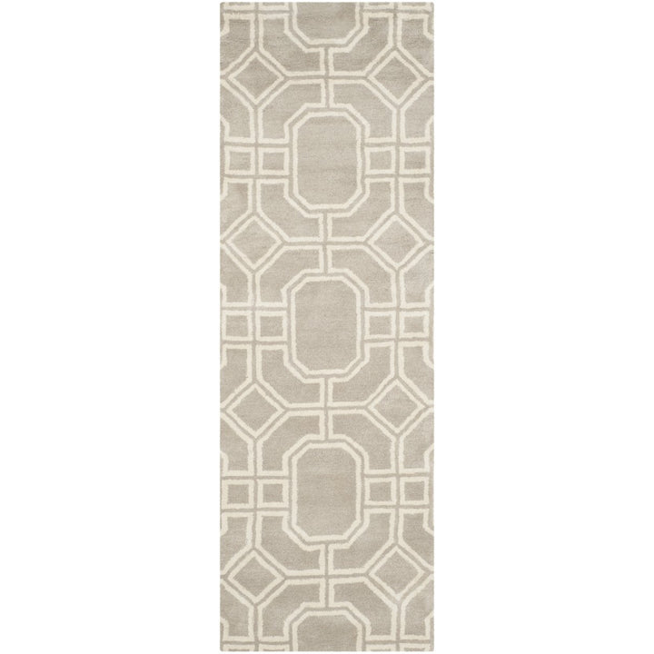 SAFAVIEH Soho Collection SOH414B Handmade Grey/Ivory Rug Image 1