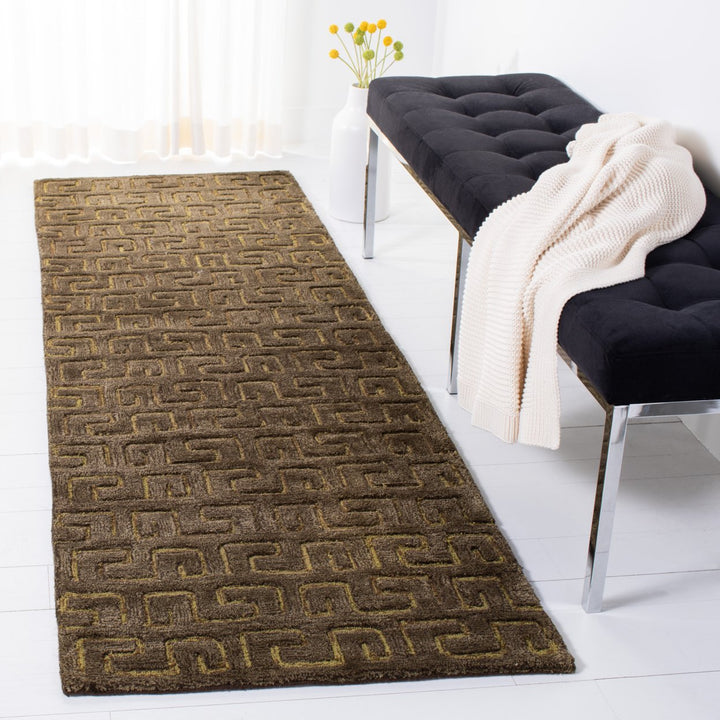 SAFAVIEH Soho Collection SOH416C Handmade Brown/Gold Rug Image 2