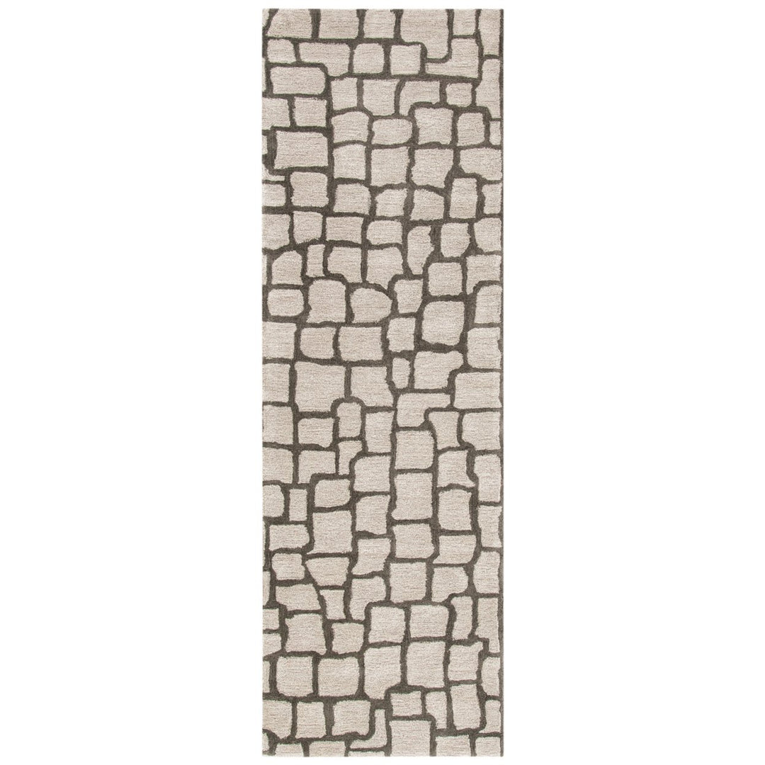 SAFAVIEH Soho SOH431A Handmade Silver / Grey Rug Image 1